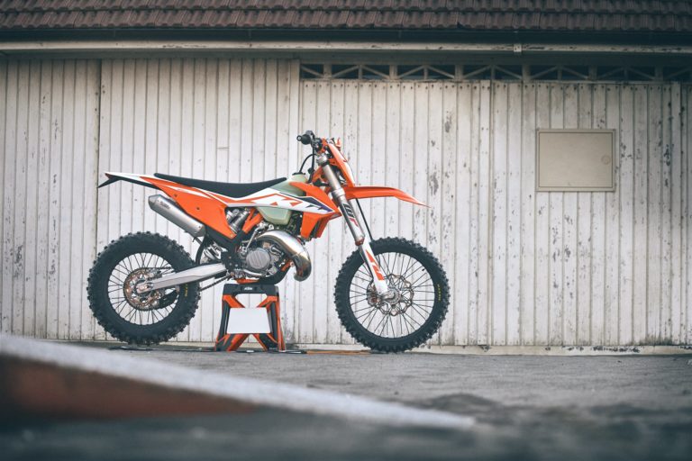 Read more about the article SPARE 1000€ BEIM KAUF EINER NEUEN ENDURO*